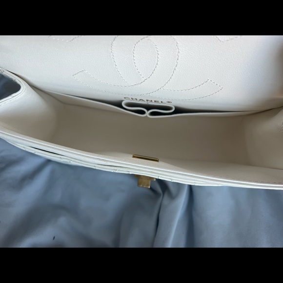 Chanel 2.55 classic small 225 white calfskin in gold hardware - Picture 8 of 11